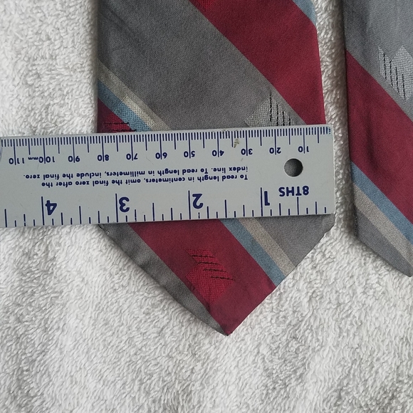 John Ashford 100% Silk Necktie / Suit Tie Grey, Red, Blue Stripe - Picture 14 of 14